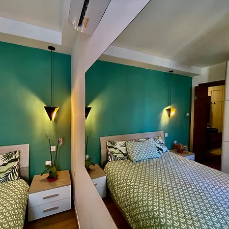 Airport Bedroom With Your Own Private Bathroom Self Check In And Self Check Out Air-condition Included בית אירוח *