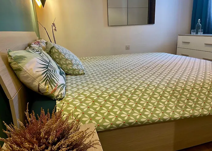 Homestay Airport Express: Private Bath & Self-check Retreat *