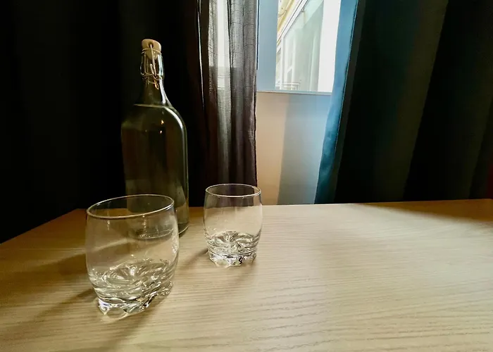 Airport Express: Private Bath & Self-check Retreat Homestay *