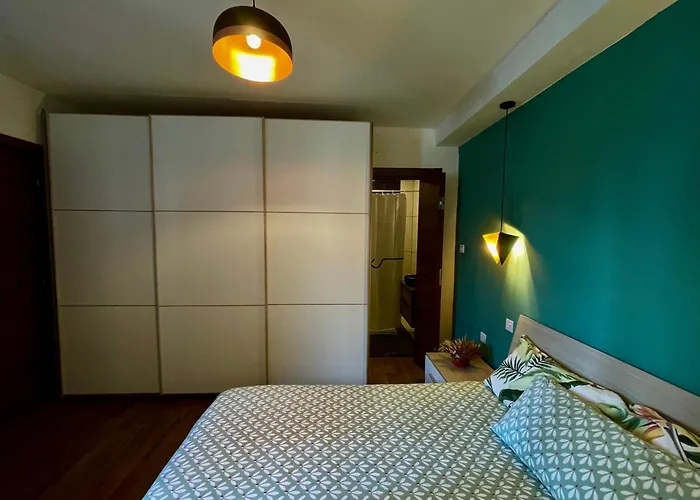 Airport Express: Private Bath & Self-check Retreat Homestay *